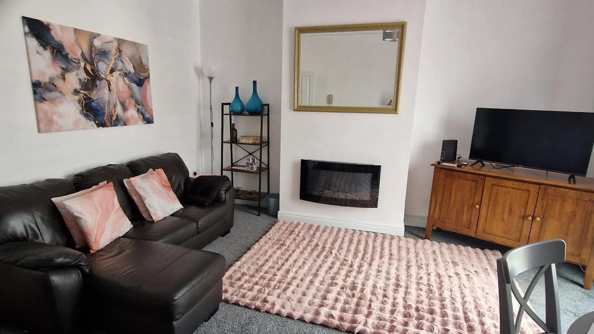 Syringa Apartment Huddersfield
